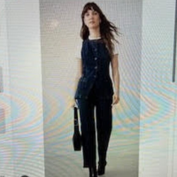 Sold Out Banana Republic Cutaway Vest - Picture 3 of 3